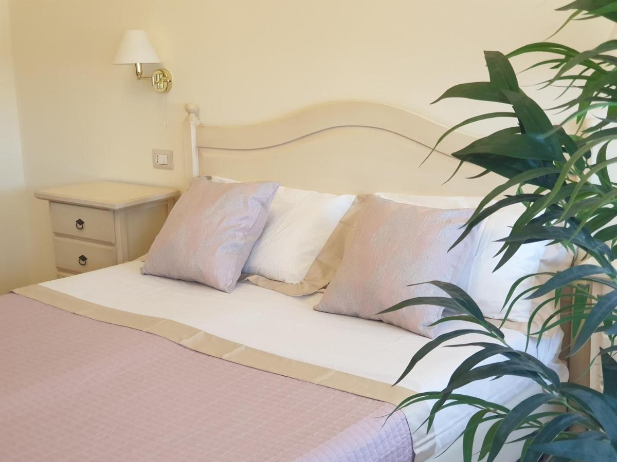 Il Castello Guest House ซัสซารี ภายนอก รูปภาพ